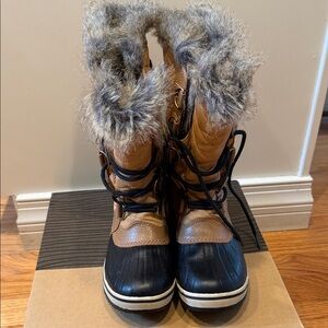 Sorel Women's waterproof Winter Boots 7